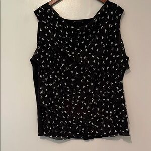 Black and White Bird Patterned and tiered ruffled Women's Top XL-1X